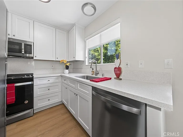 26236 Lawton Ave — Photo 11