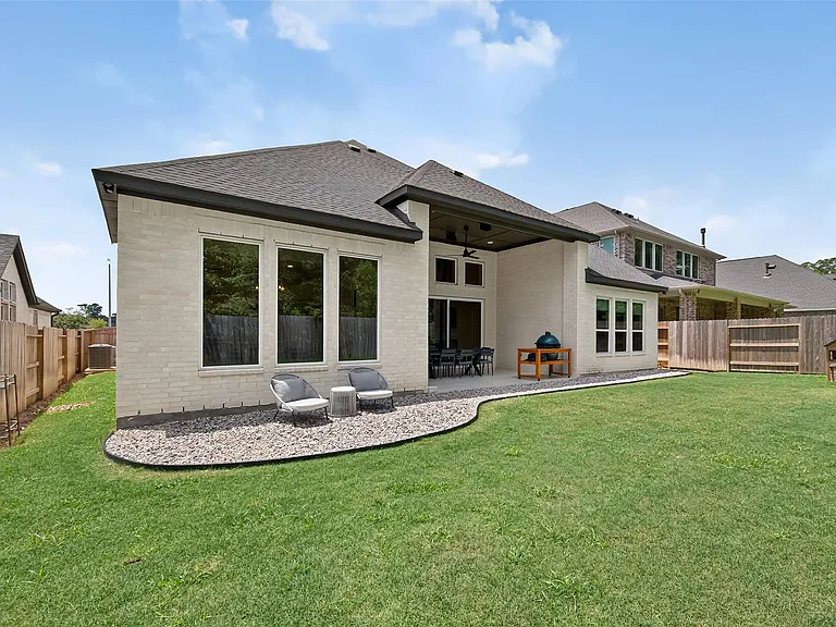 9722 Dani Lake Dr — Photo 41