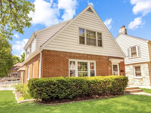 2603 North 72nd STREET #7204 W. Clarke St, Wauwatosa, WI 53213