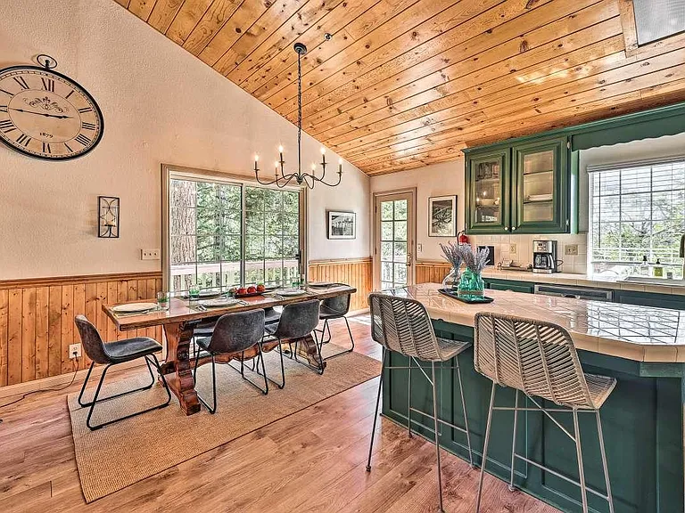 360 Cedarbrook Dr — Photo 3