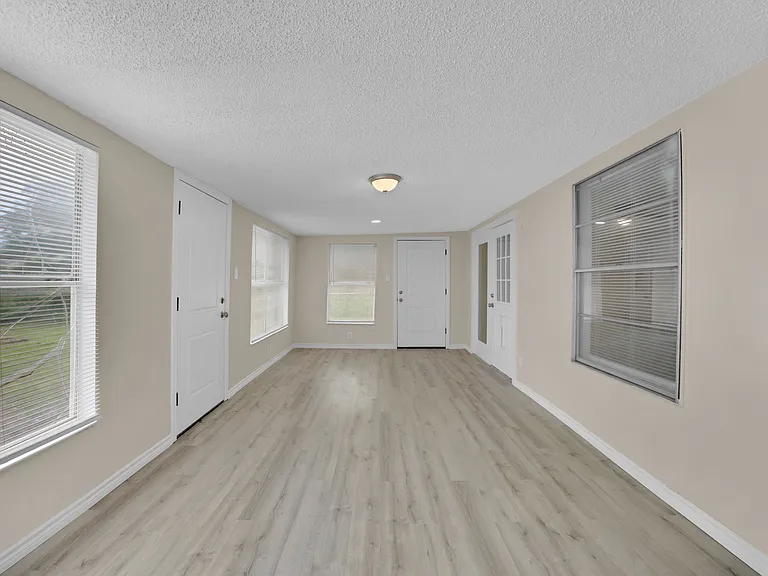 4351 Sun Gate St — Photo 10