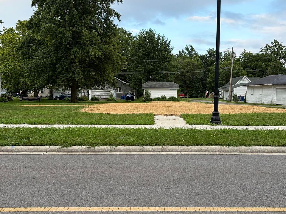 1st image of 484 S Main St