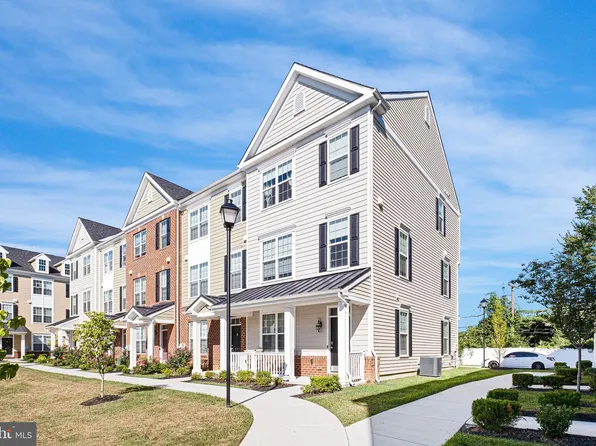 667 McComb Pl, Claymont, DE 19703