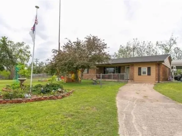 511 N Rush Ave, Rush Springs, OK 73082