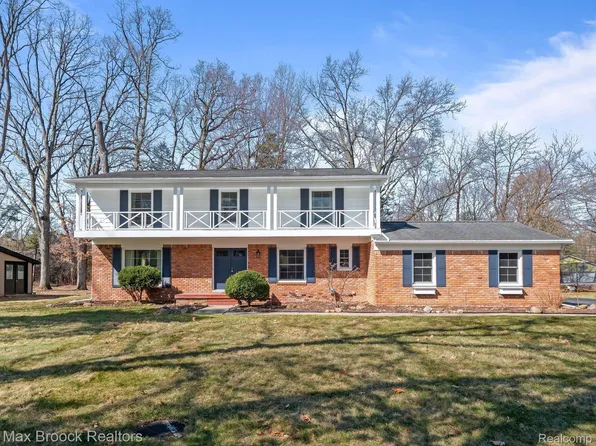 2732 Eastways Rd, Bloomfield Hills, MI 48304