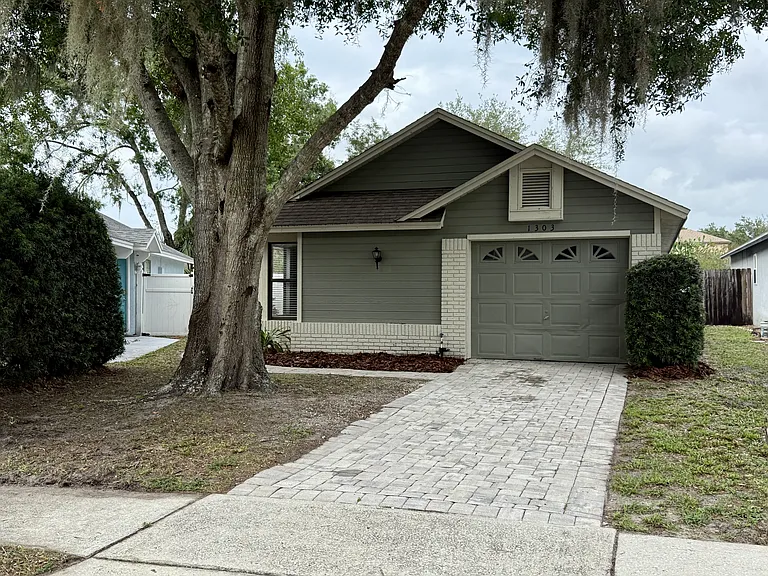 1303 Creekbottom Cir — Photo 29