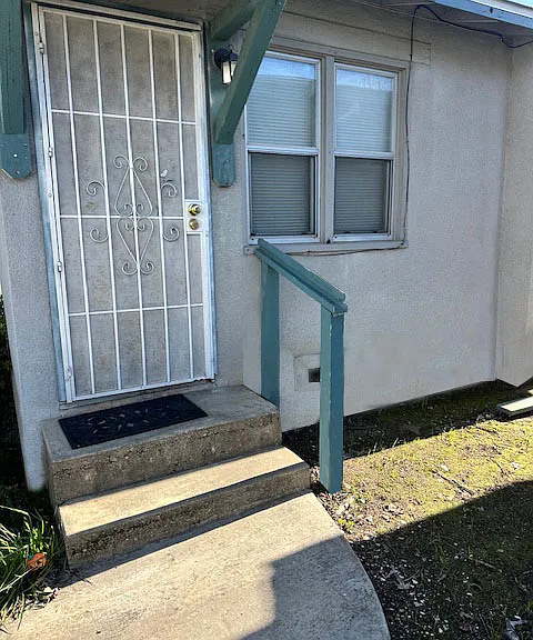 546 Jackson St — Photo 8