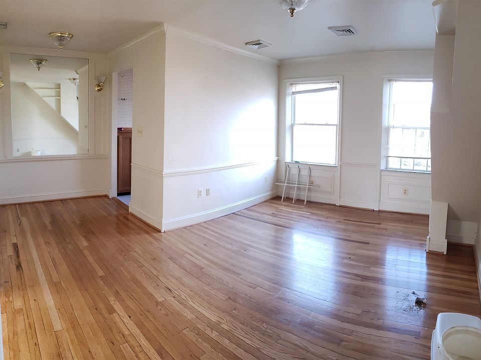1st image of 819 S Alfred St APT 4