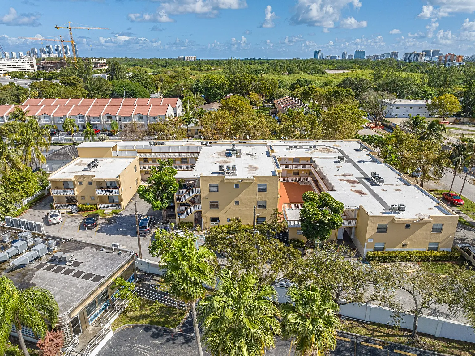 2031 NE 139 St North Miami Beach, FL 33181 — Photo 3