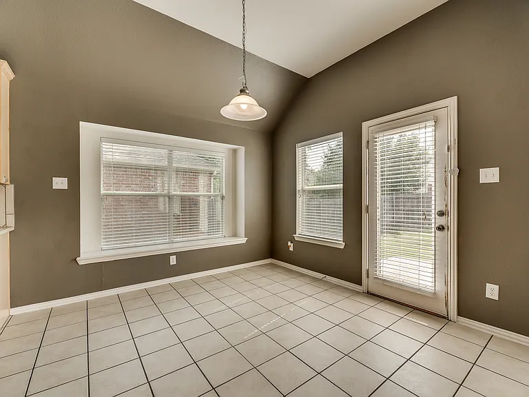 3209 Bloomfield Trl — Photo 6