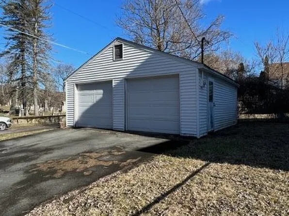 20 Robinson Ave, Carbondale, PA 18407