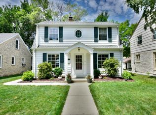 2745 N Lefeber Ave, Wauwatosa, WI 53210