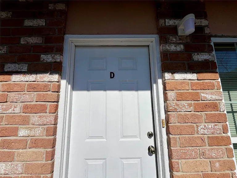 1042 W Village Ct #D — Photo 6