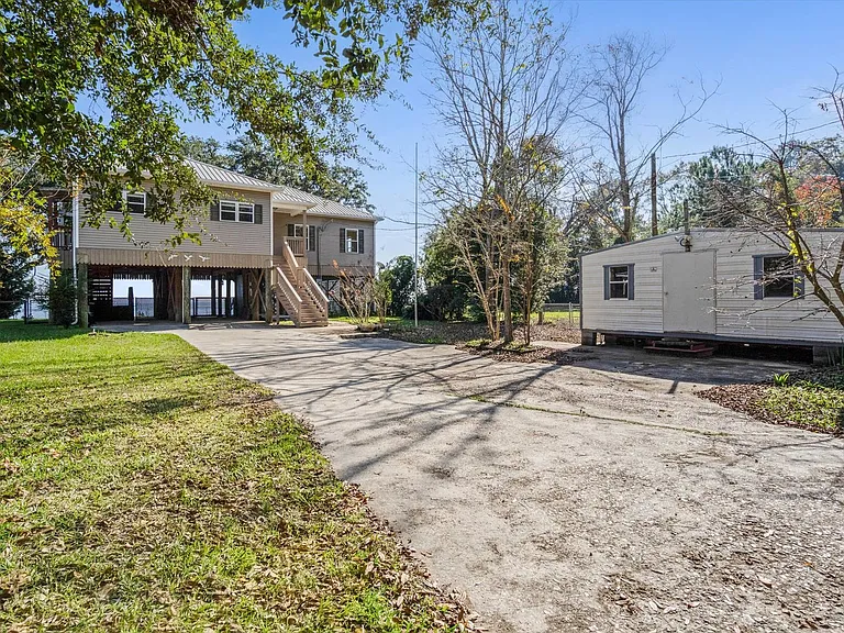 3917 Bay Front Rd — Photo 20