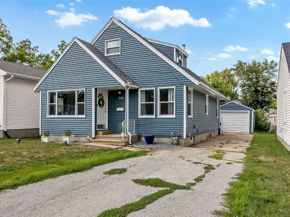 1138 32nd St NE, Cedar Rapids, IA 52402
