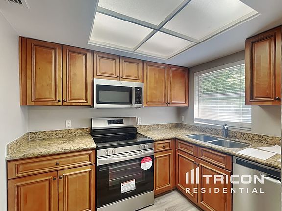 5th image of 1418 Foxwood Dr