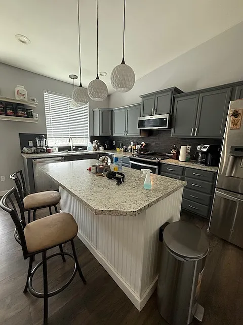 4 bed, 2.5 bath, 2258 sqft, $2,800 — Photo 3