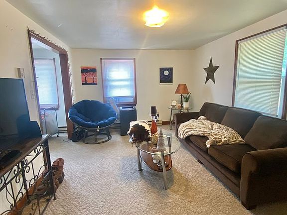 3rd image of 401-409 E Market St #207