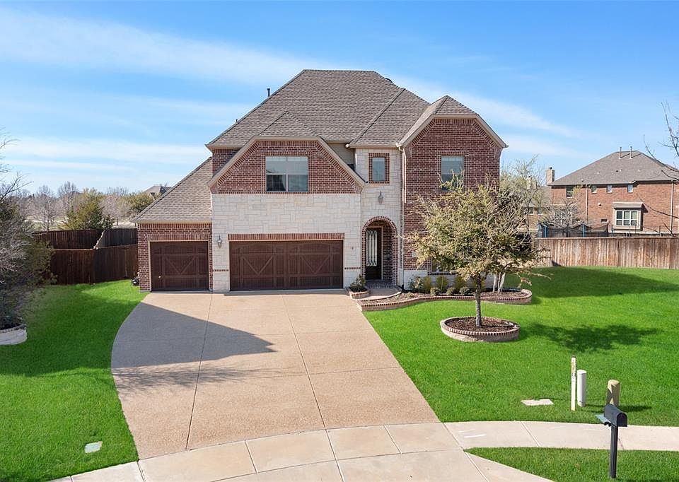 1st image of 770 Hampshire Ct