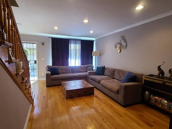 5th image of 6314 Morse Ave