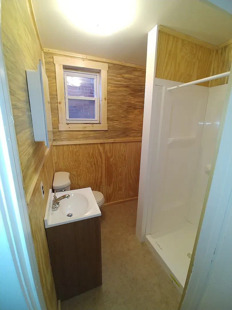 Point breeze second floor one bedroom plus — Photo 4