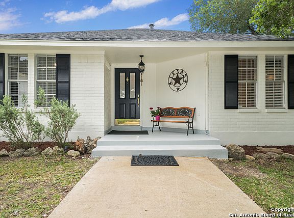 3rd image of 28510 Bonn Mountain St
