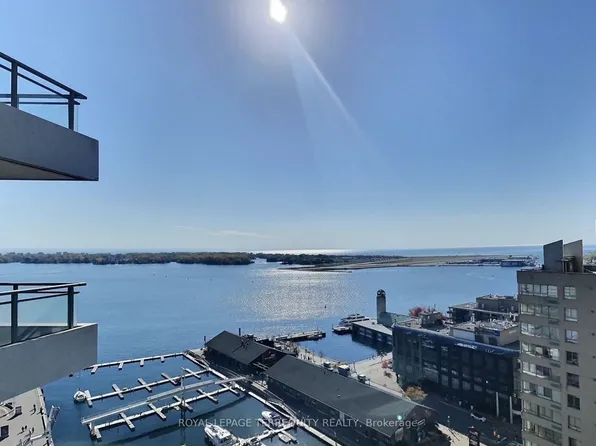 230 Queens Quay W #2322, Toronto, ON M5J 2Y7