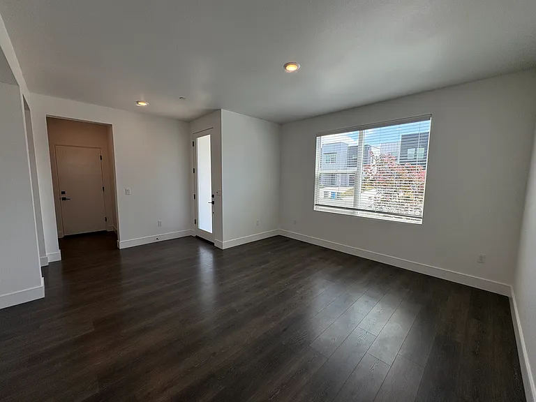1609 Tecado Dr — Photo 3