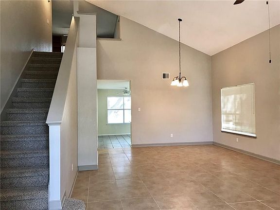 5th image of 700 Fairchild Dr
