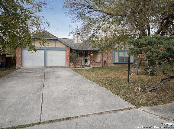 2nd image of 6735 Fairlake St