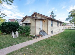 41 S Fulton Ave, Waukegan, IL 60085