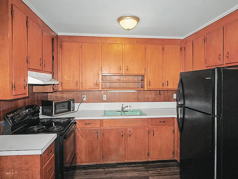 4121-2 Walker Rd — Photo 9