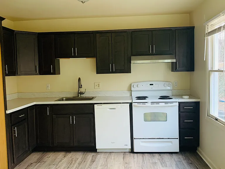 48 Queen Ave #48 — Photo 6