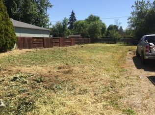 825 Beekman Ave, Medford, OR 97501