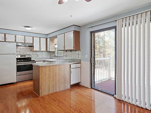 5th image of 50 Oakridge Dr
