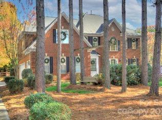 1057 Antioch Woods Ln, Matthews, NC 28104