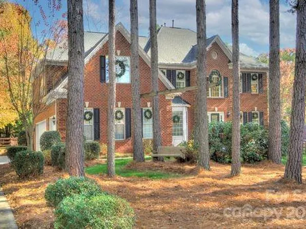 1057 Antioch Woods Ln, Matthews, NC 28104