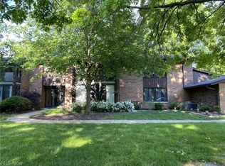 22962 Maple Ridge Rd UNIT 207, North Olmsted, OH 44070