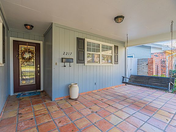 5th image of 2217 Sul Ross St