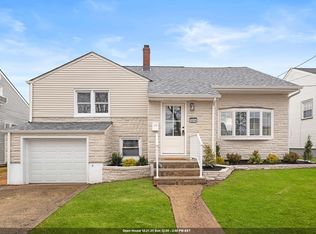 1054 Stonewall Ln, Secaucus, NJ 07094