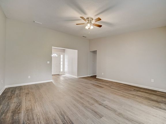 5th image of 946 McKenny Ave