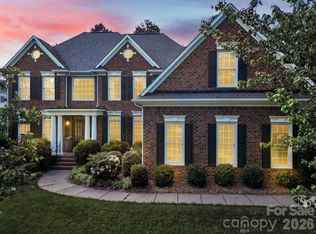 3401 Savannah Hills Dr, Matthews, NC 28105