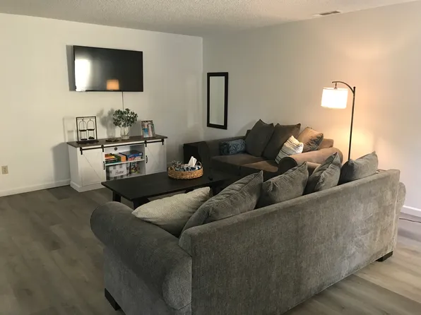 (undisclosed Address), Visalia, CA 93292