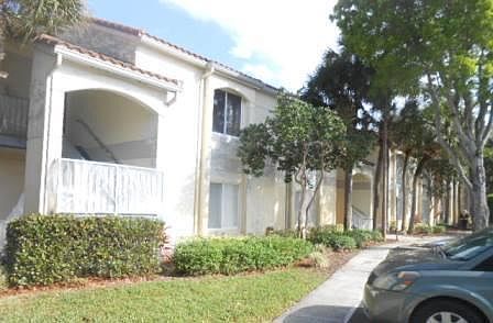 1st image of 815 W Boynton Beach Boulevard #201