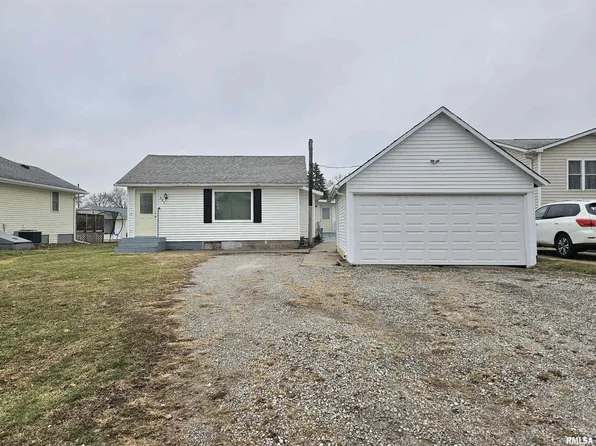 305 E 1st St, Wilton, IA 52778