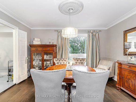5th image of 15 Pine Ridge Ln
