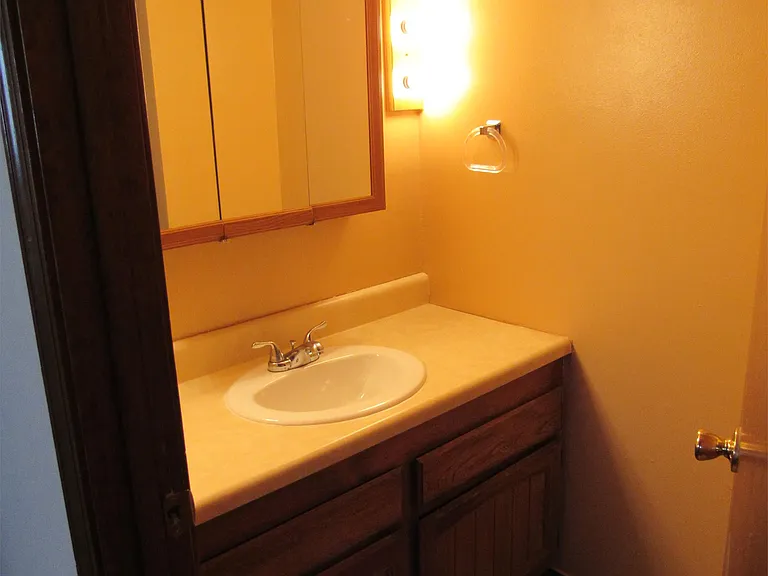 1428 E Beloit Ave — Photo 2