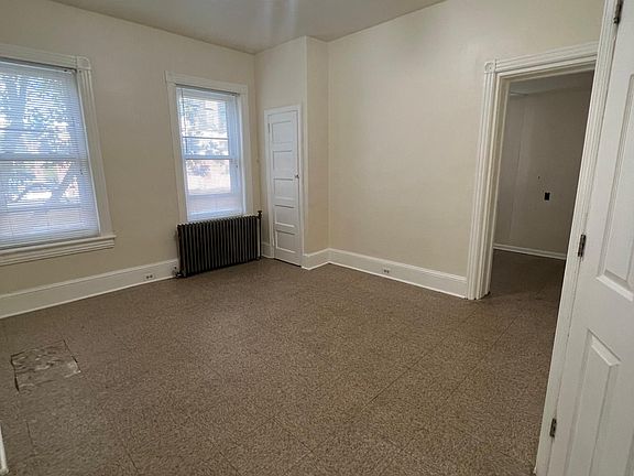 4th image of 714 N Washington St #3