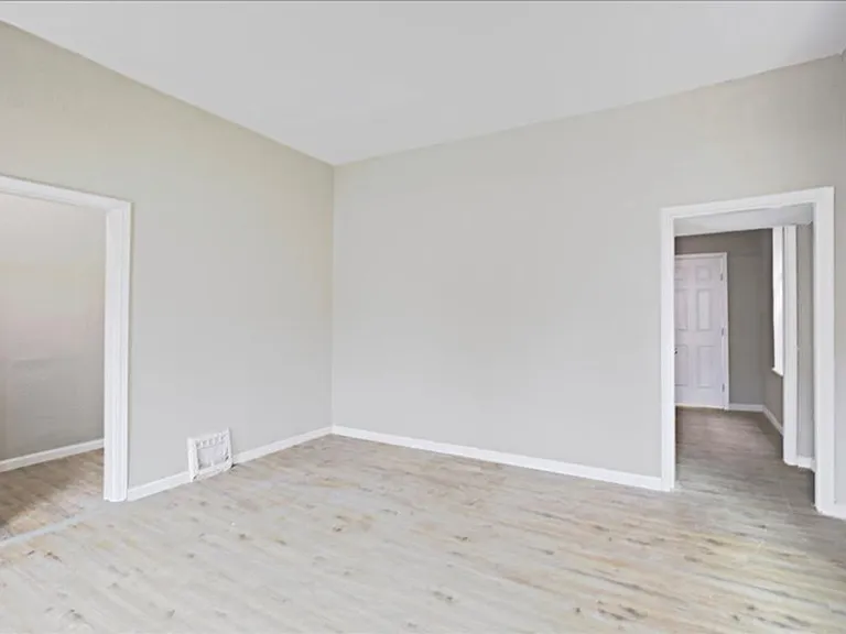 6730 Vermont Ave — Photo 20