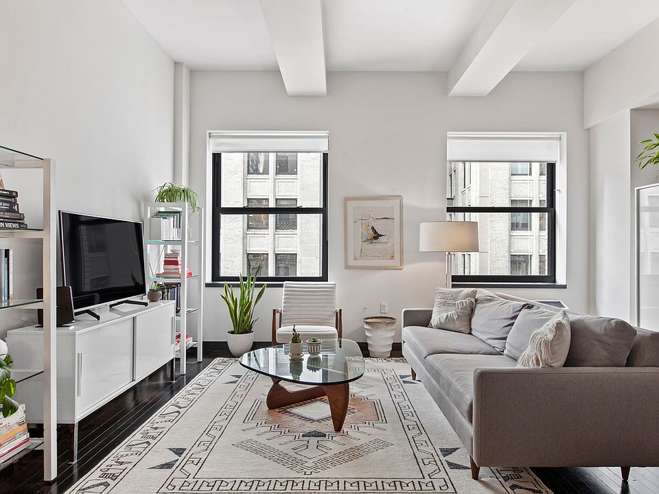 1st image of 20 Pine St #2900